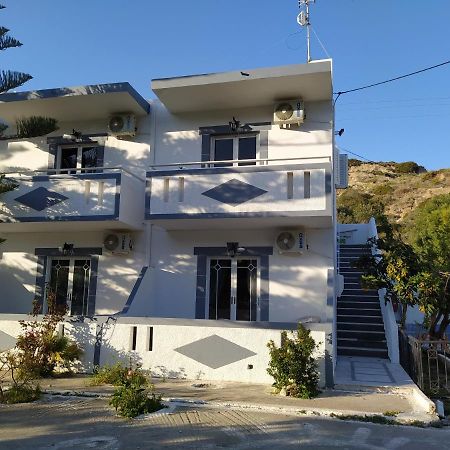 קפלוס Dionisia Apartments 8 מראה חיצוני תמונה