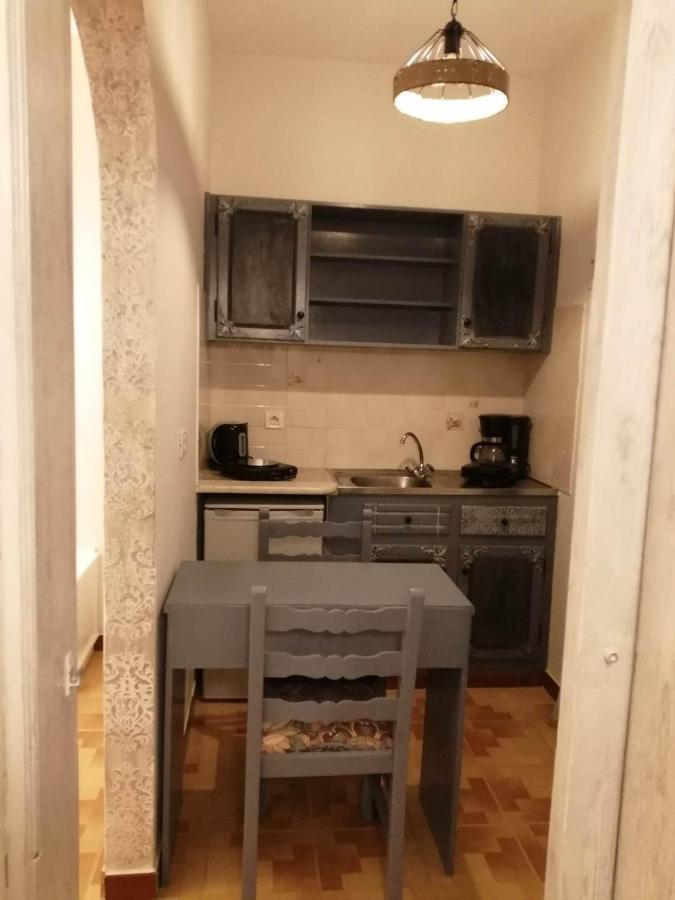 קפלוס Dionisia Apartments 8 מראה חיצוני תמונה