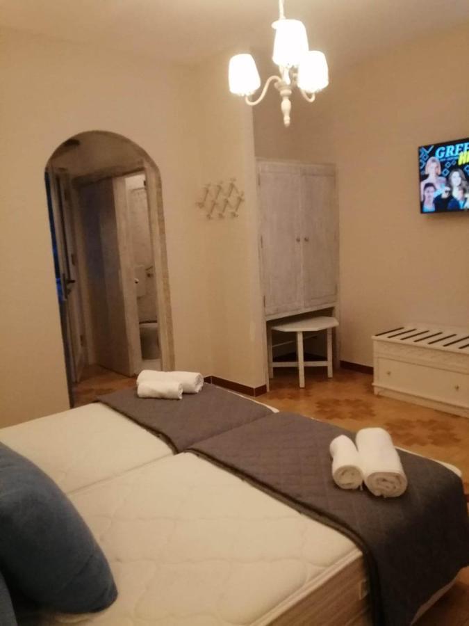 קפלוס Dionisia Apartments 8 מראה חיצוני תמונה